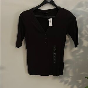 NWT women’s modern Henley in brown